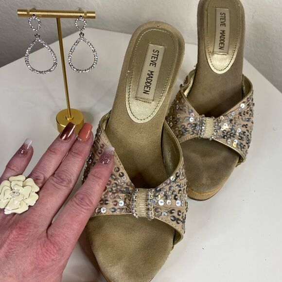 Sparkly Rhinestone Teardrop Earrings - Picture 6 of 6